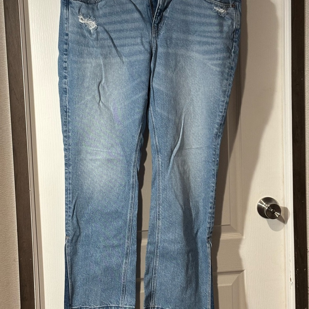 American Eagle Outfitters Light Blue Straight Leg Jeans
